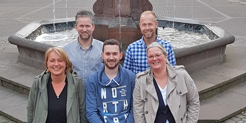 500 Margeriten als Dankeschön  - Werbekreis verteilt Blumen am Ostersamstag