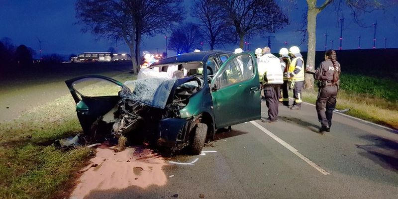 Schwerer Verkehrsunfall auf der Kreisstraße 3 bei Herkensen