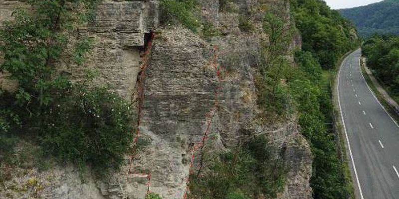 Der erste Felsturm in Steinmühle wurde erfolgreich abgebrochen 