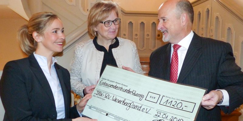 Spendensumme gestiegen: Schlosshotel Münchhausen und DRK mit zweiter Wunschbaumaktion erfolgreich