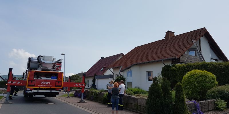 Katze entzog sich selbstständig der Rettung - Einsatz der Feuerwehr zur Tierrettung in Deensen
