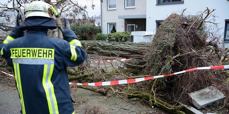 Sturmtief „Eberhard“ hat den Feuerwehhren der Kreise Höxter und Holzminden dutzende Einsätze beschert