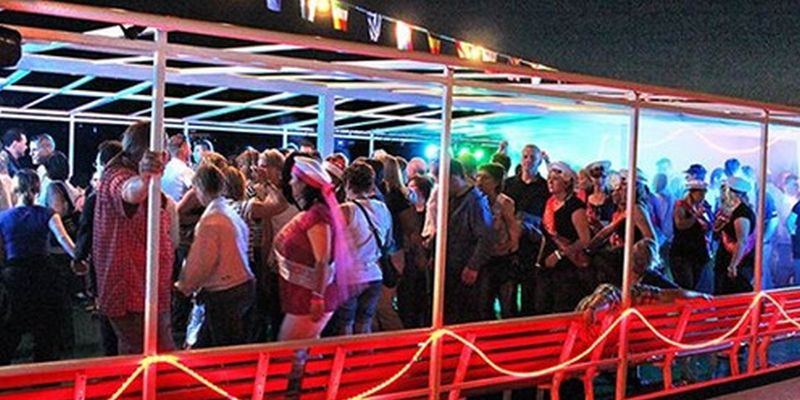 Flotte Weser lädt zu Veranstaltung mit Atemlos-Faktor - Revival-Schlagerparty am Dampferanleger Holzminden
