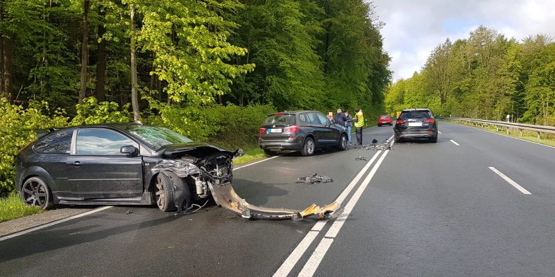 Verkehrsunfall auf dem Kratzeberg - PKW gerät in Gegenverkehr