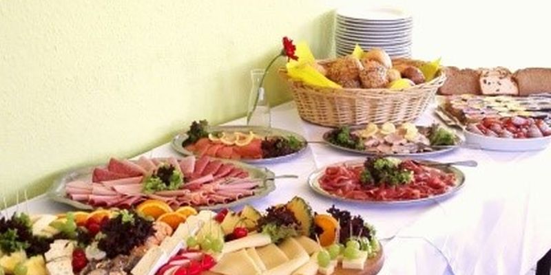 DRK-Kreisverband Weserbergland e.V. lädt ein: Ein vorweihnachtliches Frühstück mit Ausblick