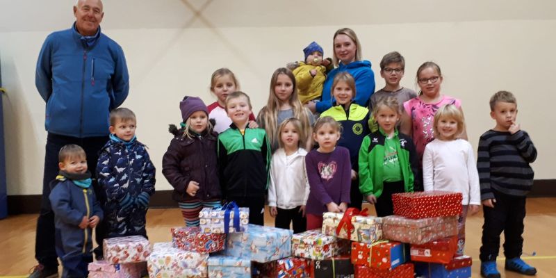 Schuhe machen glücklich - Aktion „Weihnachten im Schuhkarton“