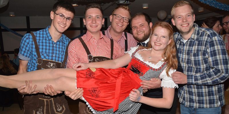 Feuerwehr und Schützen laden am 06. Oktober zum Erntedankball nach Albaxen ein