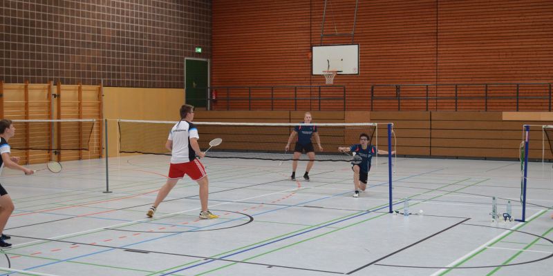 Badmintonspieler starten in neue Saison - Favoriten setzen Zeichen