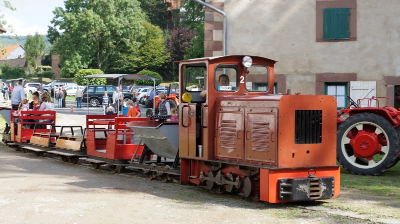 Einmal mit der Museumsbahn auf den Gleisen rollen