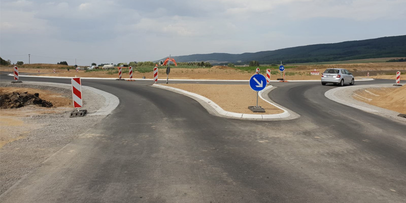 Vollsperrung zwischen Scharfoldendorf und Lüerdissen aufgehoben: Neuer Kreisel ist für den Verkehr freigegeben