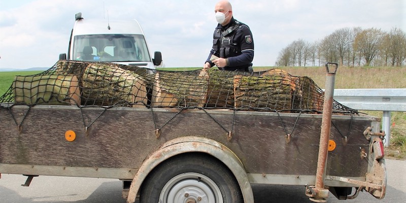 Zu voll, zu schwer: Anhänger um 350 Kilo überladen