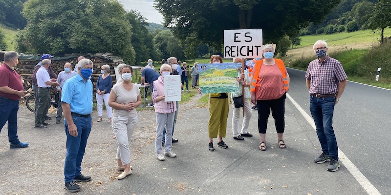 „Lärm macht krank“ - Anwohner demonstrieren in Rühle 