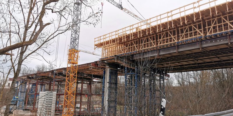 Erneut Vollsperrung in Negenborn: Betonage des Überbaus der Hooptalbrücke 
