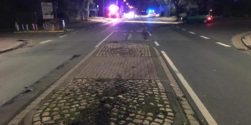 Auto fährt über Verkehrsinsel: Einsatz für die Feuerwehr Stadtoldendorf 