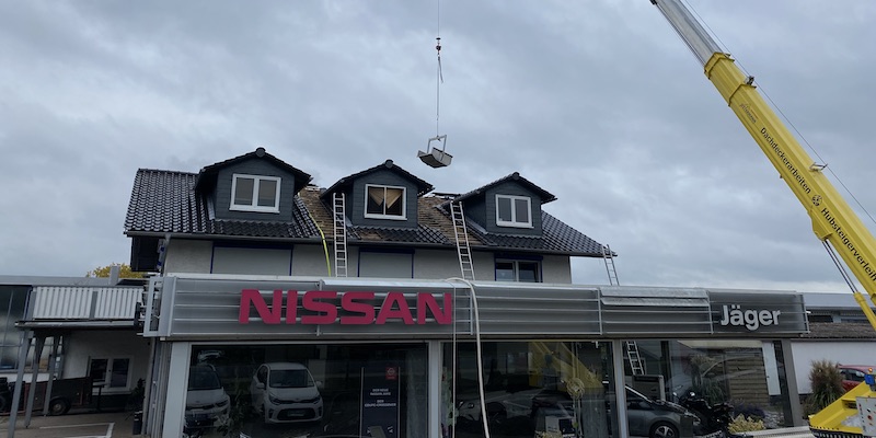 Dachstuhlbrand in Bevern: Nachlöscharbeiten für die Feuerwehr 