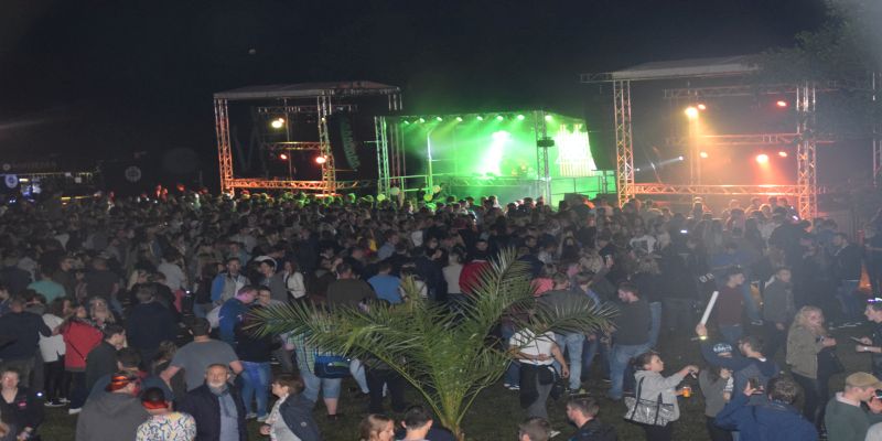 MEGA-PARTY in Godelheim: Tausende tanzen beim Bass- und Lichtspektakel
