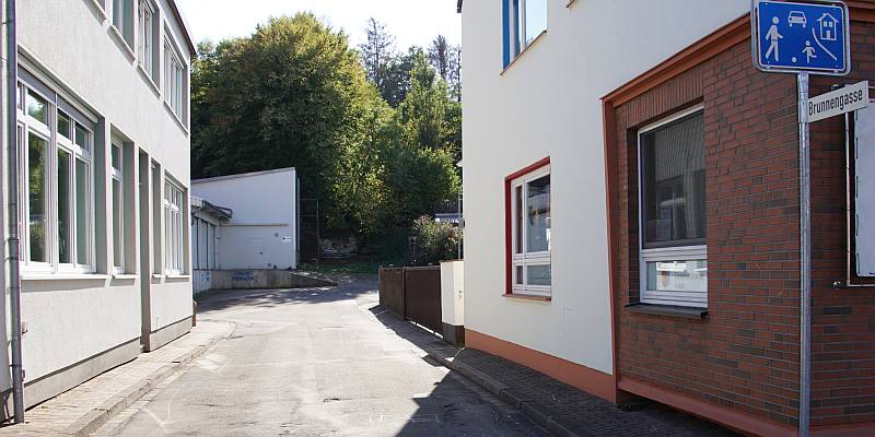 Brunnengasse Eschershausen: Rasen und Parken verboten im verkehrsberuhigten Bereich