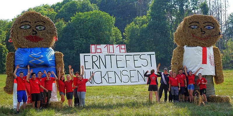 Motorkraft, Kunsthandwerk und Tradition: Das 28. Erntefest in Wickensen 